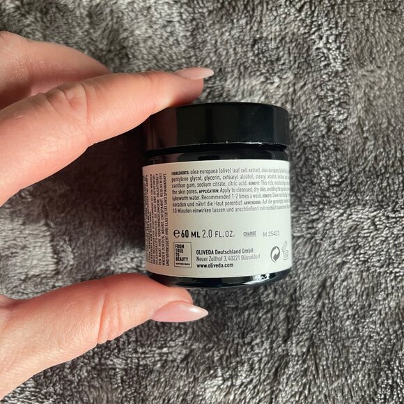 NEW Oliveda Olive Tree People F18 Black Olive Face Mask - Picture 2 of 2